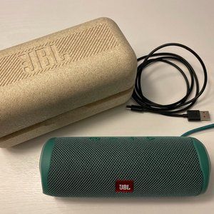 JBL Flip 5 Portable Bluetooth Speaker